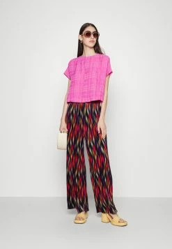 MAX & Co. Verkoopwinkel -MAX & Co. Verkoopwinkel f5c03b2e1e5a46d1aee95283359bc6b0